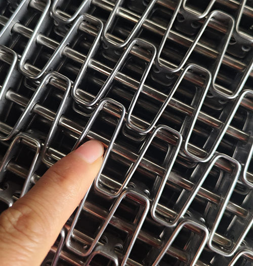 에 대한 최신 회사 뉴스 맞춤형 스테인리스 스틸 304 허니콤 컨베이어 벨트