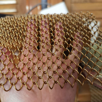 좋은 가격 가벼운 무게 알루미늄 체인 링크 직물 금속 코일 와이어 메시 룸 파티션 공간 분리장 천장 장식 금속 커튼 온라인으로
