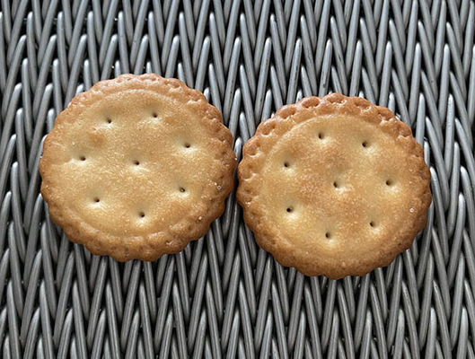 평면 롤드 비스키트 구리 열 저항 금속 화합물 균형 오븐 헤링 본 와이어 냉장고 망 컨베이어 벨트