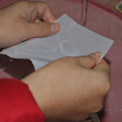 좋은 가격 방수 처리 120 미크론 폴리에스터 필터 메쉬 직물 온라인으로